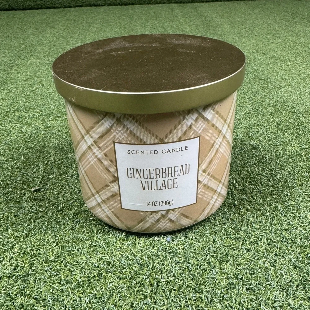 Star‎ Candle Gingerbread Village Scented Candle 14 oz Plaid Glass Jar Holiday